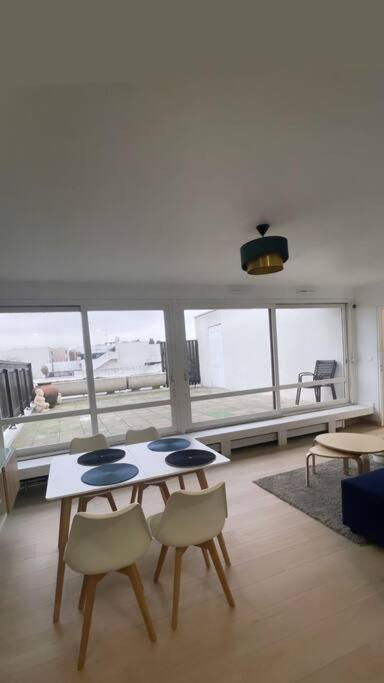 T2 Renove Avec Terrasse Proche Paris Et Disneyland Champs-Sur-Marne Exterior foto
